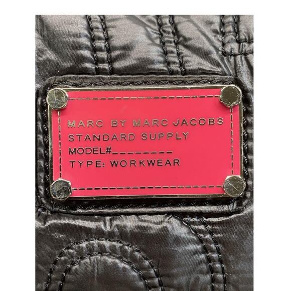 Marc Jacobs Standard Supply Workwear Quilted Logo Cosmetic Cube Travel Bag - Picture 4 of 8